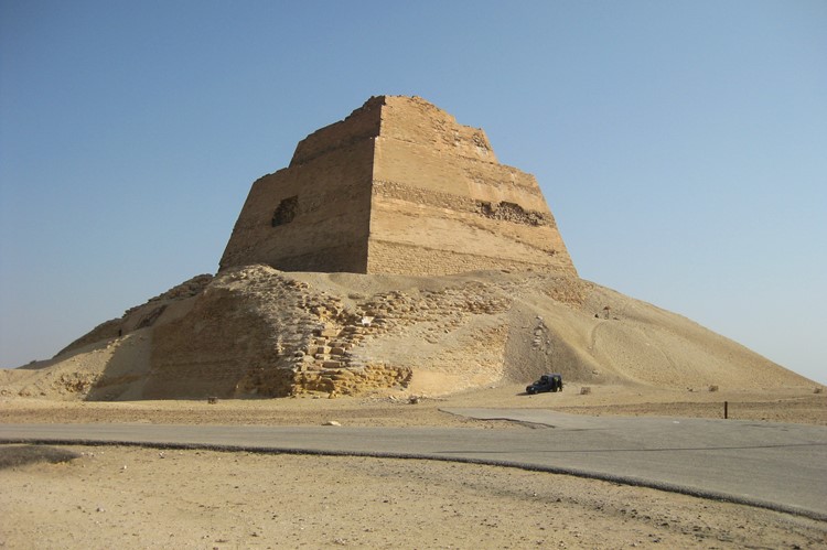 Piramide van Meidoun - Al Fayoum - Egypte
